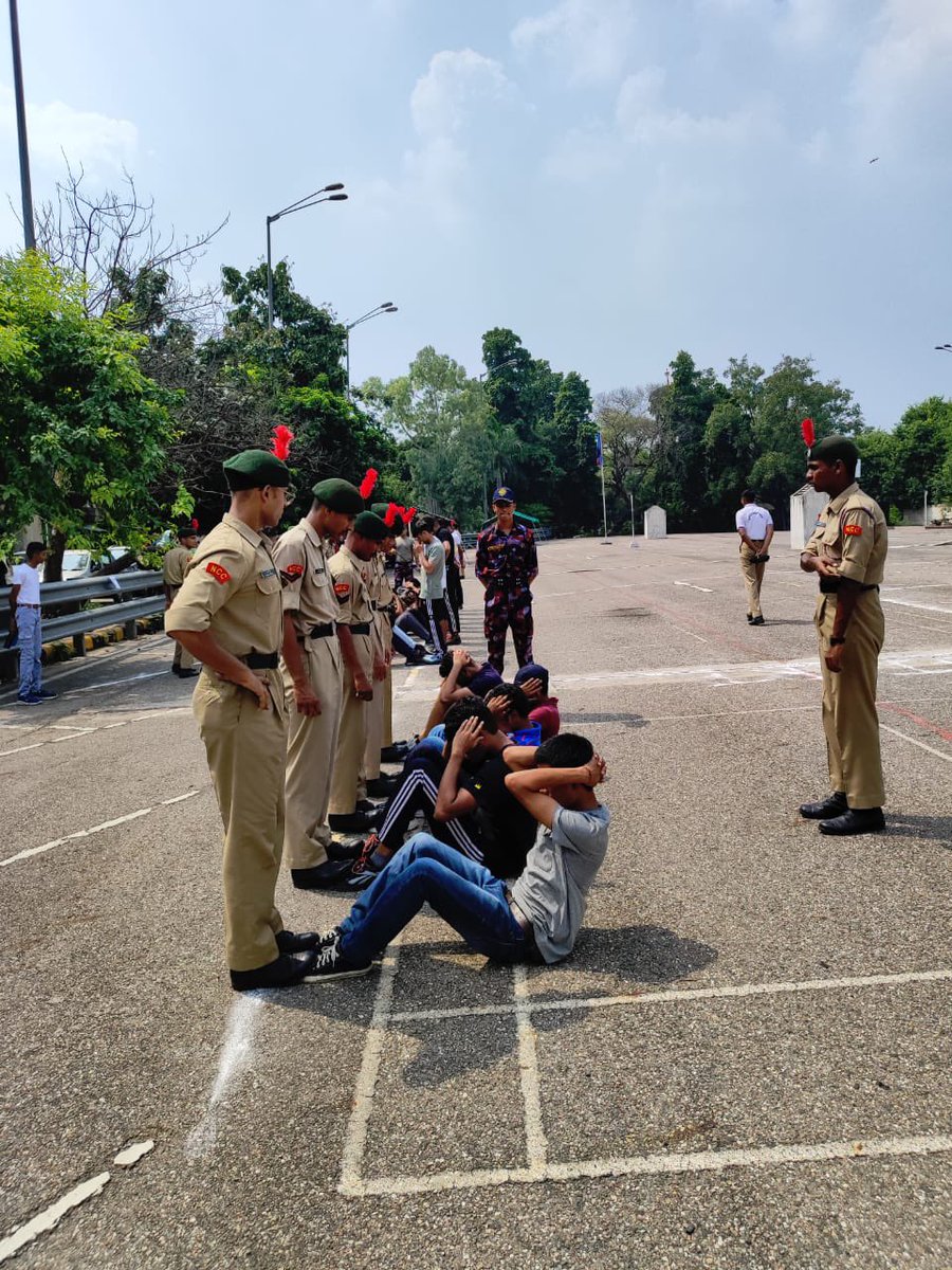 3DBNNCC's tweet photo. New faces with same josh ,
NCC - 3DBN DYAL SINGH COLLEGE,
Held 2nd phase of recruitment for new cadets.
Recruitment process consisted of physical test , personal interview and general awareness test . 
Cadets showed extraordinary performances and high josh in each process. https://t.co/4HlWvSZvGR