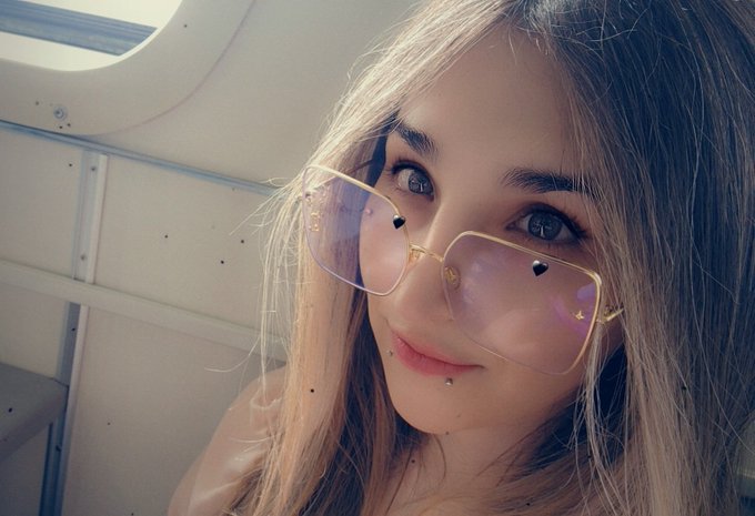 Happy birthday ♡ say it back for nudes https://t.co/Vgdi47LdOp<a href="/tag/ahego"class="tags"><span>#ahego</span></a>