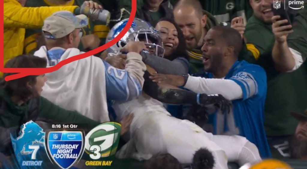 HonoluluBlues_'s tweet photo. Ban her for life!!! @packers @KyleMalzhan @PGPackersNews @mattschneidman @RobDemovsky https://t.co/CiAI6zFFhp