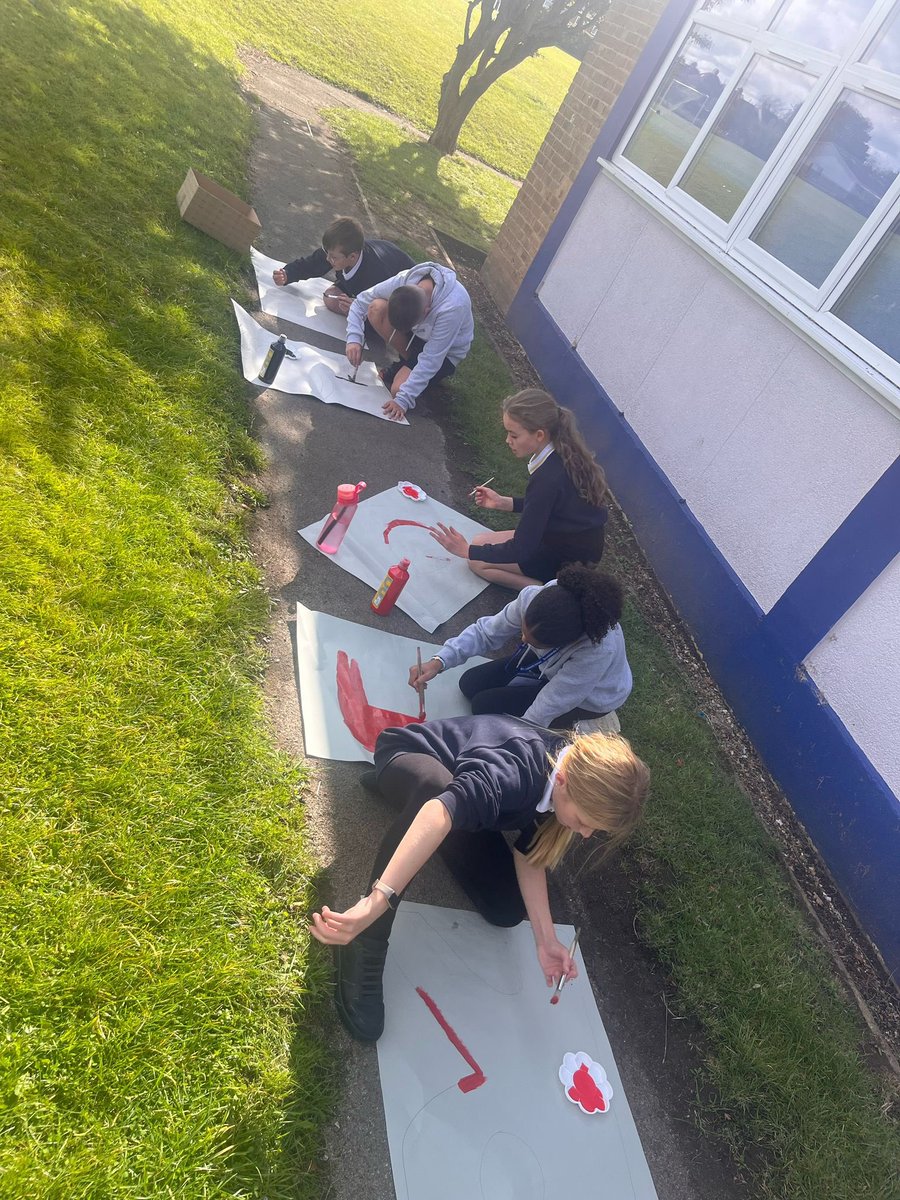 The Class Charts reward system @Brooklands_Sch means Peter and Mia could enjoy a day as Art Dept apprentices, they have been super helpful and done lots of jobs for us as well as some painting! 🤩