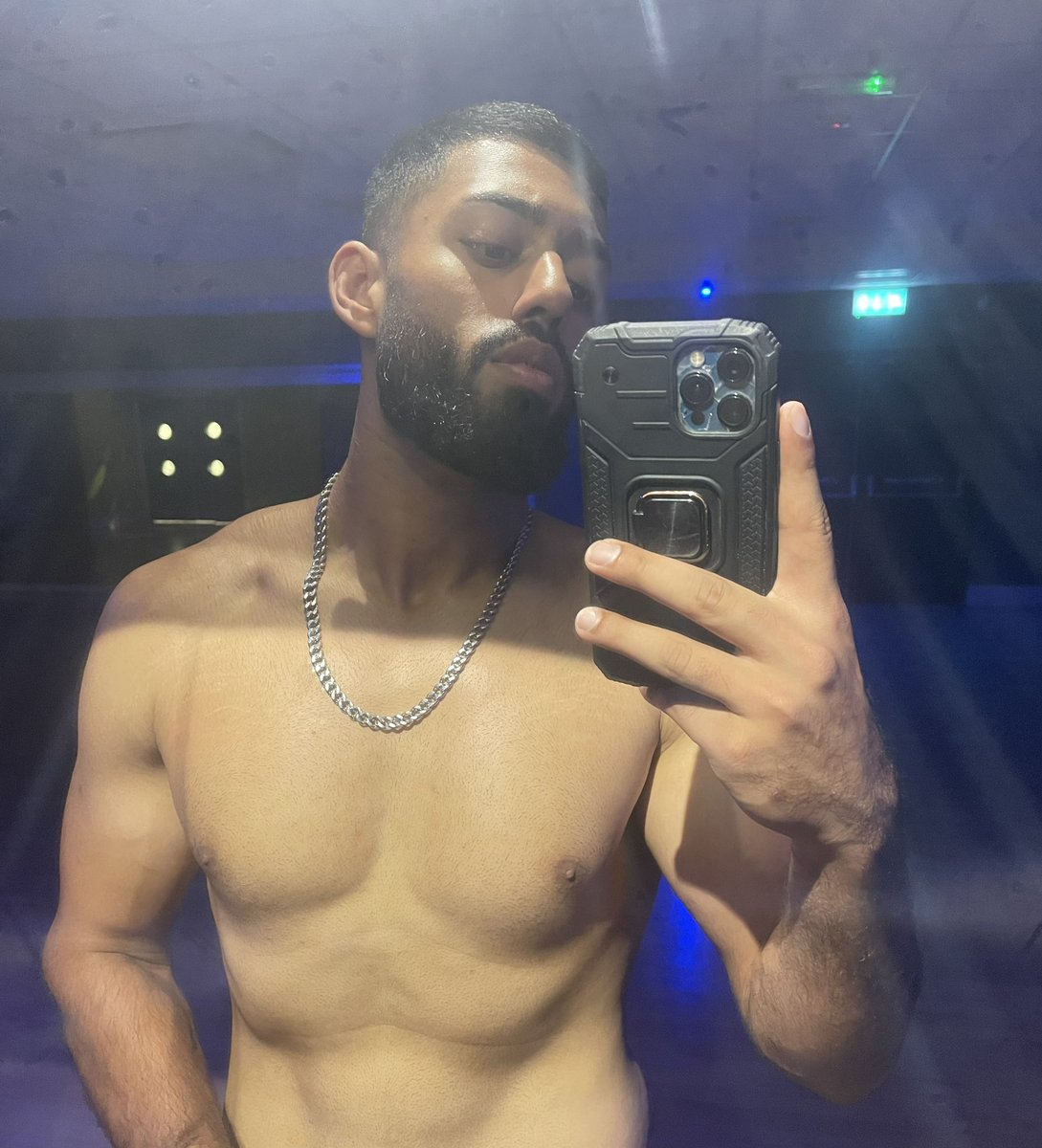 Zilmarij's tweet photo. Took me 2 years 4 months. Consistency is key. Nothing can stop you apart from YOU! Honestly, if I can do it so can you! https://t.co/o2zdBmzsUf