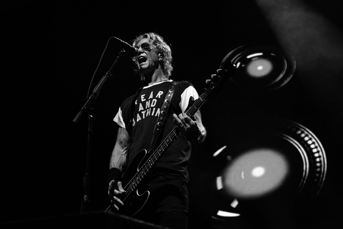 gunsnroses's tweet photo. Hollywood, FL you truly brought your A game. We were all in the F'N' zone! Thank you
