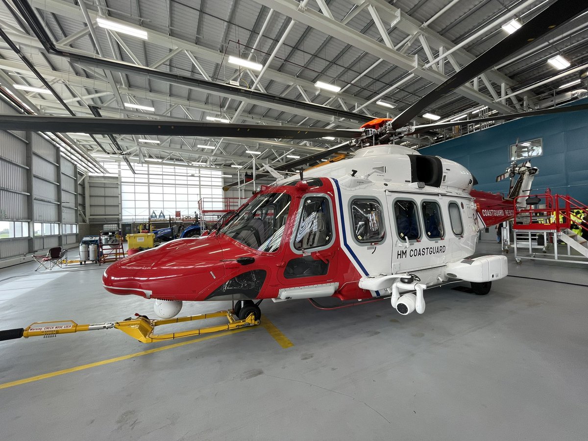 ParaSocietyUWS's tweet photo. A great visit to the SAR base at Prestwick today for some of our society members. Big thanks to Mark and Rob for letting us tour their base and gain a better understanding of what they do 🚁🚑 https://t.co/KYP7eEQC0n