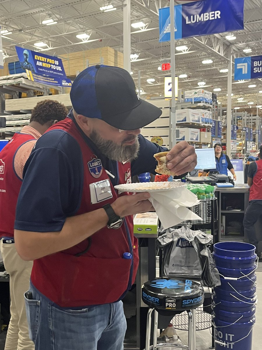 Lowes of Leesburg #3154 tweet media