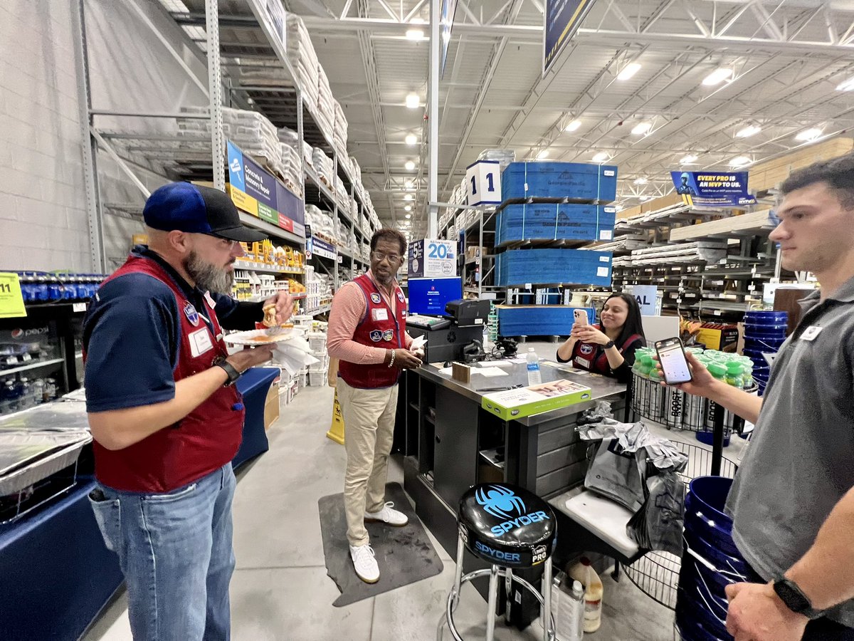 Lowes of Leesburg #3154 tweet media