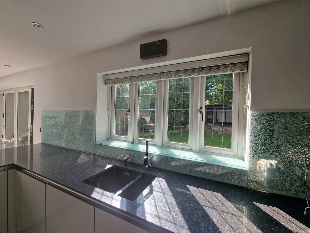 Futureglass's tweet photo. Pictured below is a stunning bespoke job we did a little while ago for crackle glass splashback. Isn't it stunning! The unique crackle pattern creates a mesmerizing visual effect that instantly elevates the aesthetics of your kitchen. It's a perfect blend of style and artistry! https://t.co/pu5KMGz6Gh