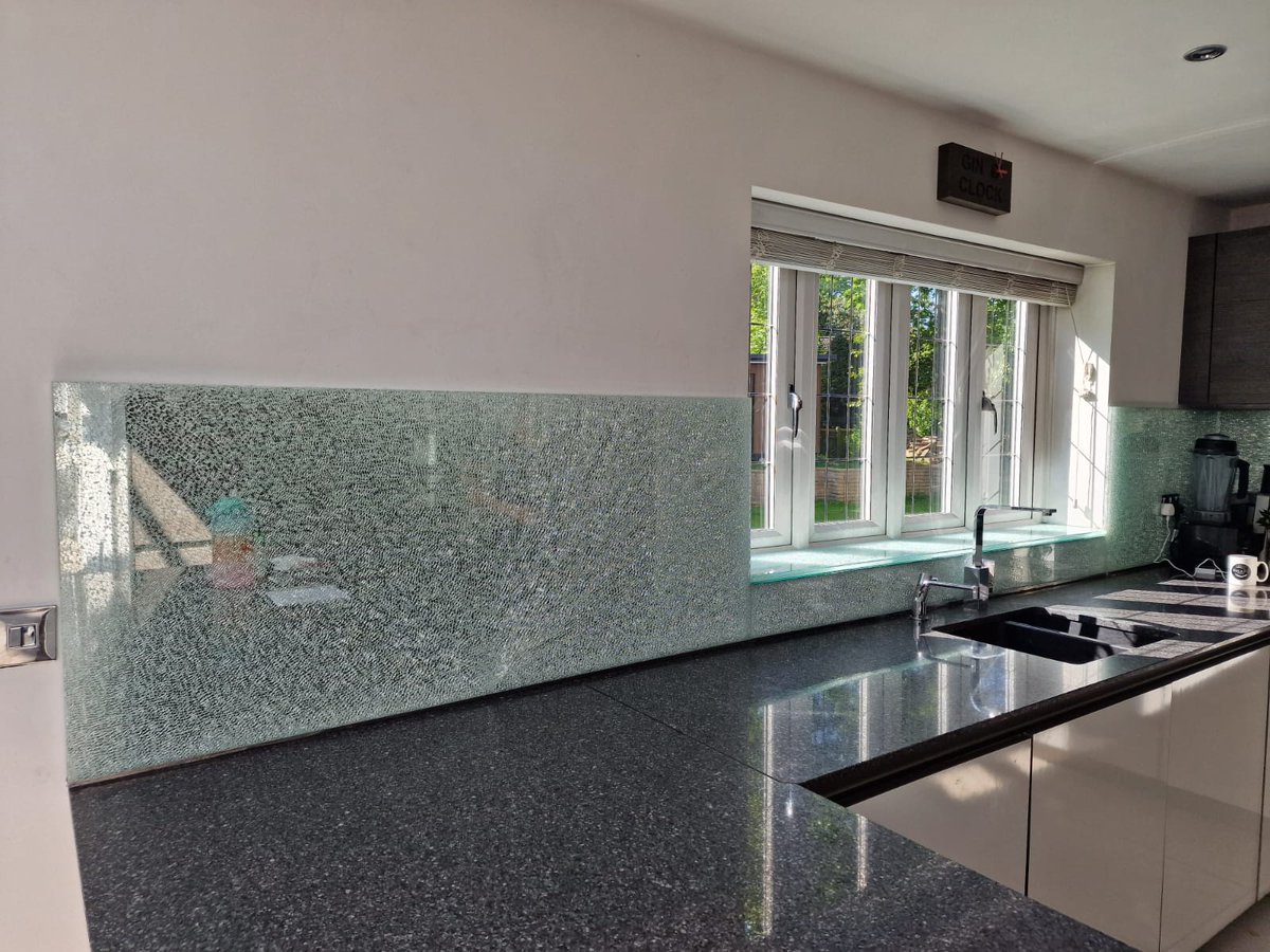 Pictured below is a stunning bespoke job we did a little while ago for crackle glass splashback. Isn't it stunning! The unique crackle pattern creates a mesmerizing visual effect that instantly elevates the aesthetics of your kitchen. It's a perfect blend of style and artistry!