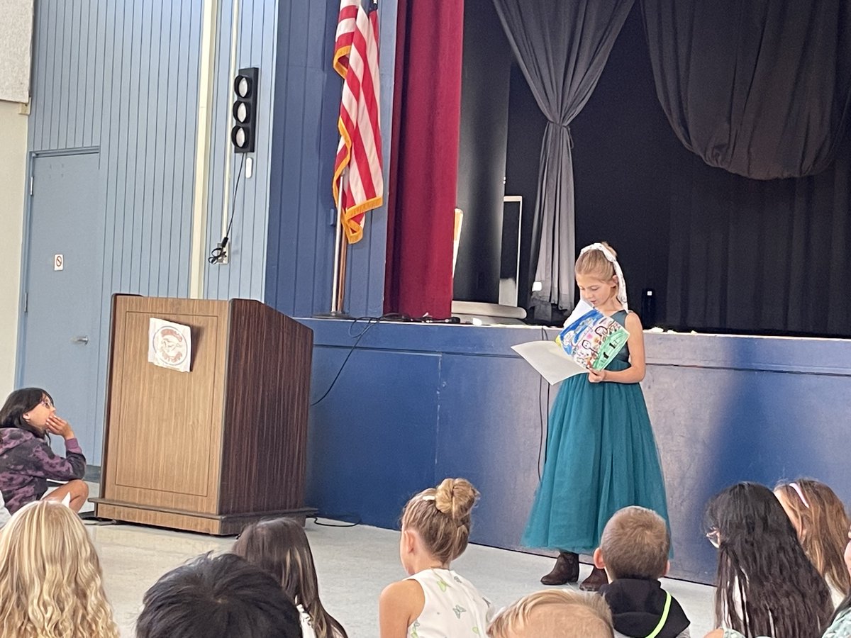 MurwoodWC's tweet photo. 3rd Graders are sharing their first published works of the year! Red Carpet style! #marvelousmustangs https://t.co/HQvatWoa0u