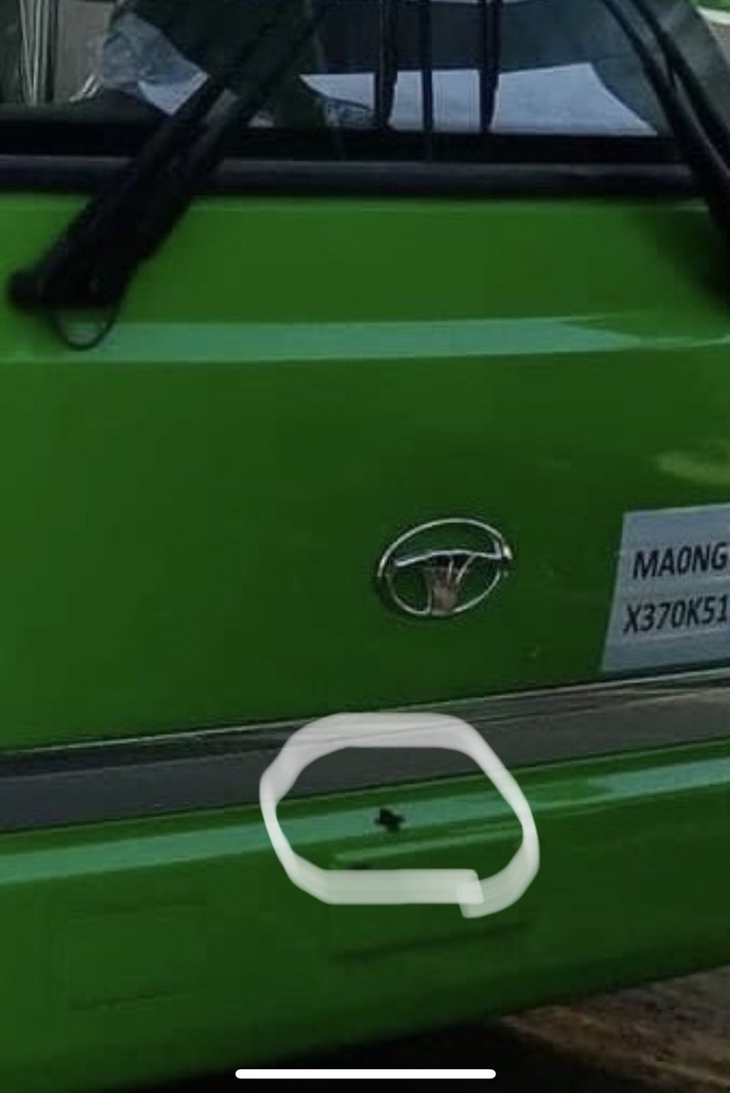 Зүгээр асууж байгаа юм шүү. 2023 оны машин маниулны нүхтэй байна гэж байх уу? 😢