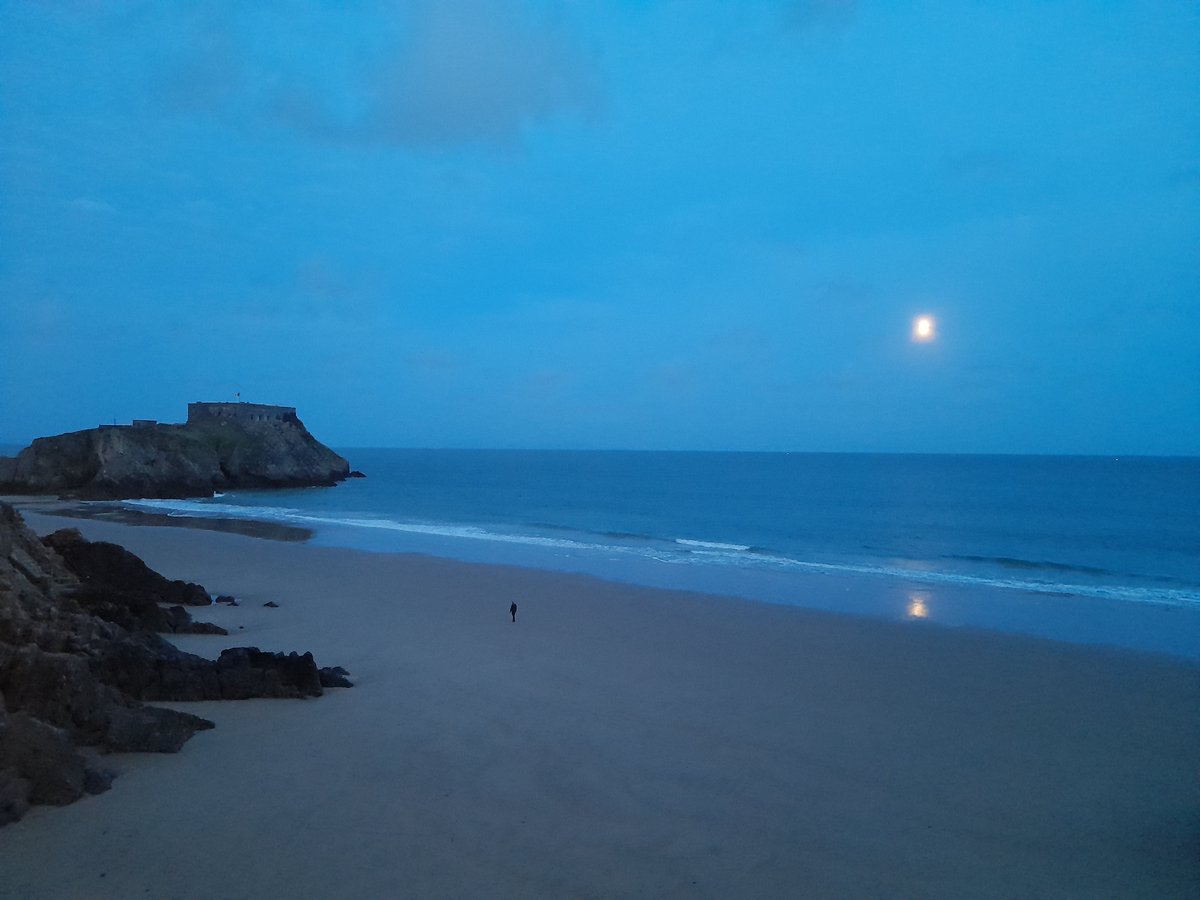 JamesStoorie's tweet photo. Oh Whistle & I'll Come To You...
My MR James experiences on the beach at Tenby...
#mrjames #horror #gothic #ghost #realhaunting #britishhorror #Tenby #WALES #supernatural #beach https://t.co/556FfBp9jr