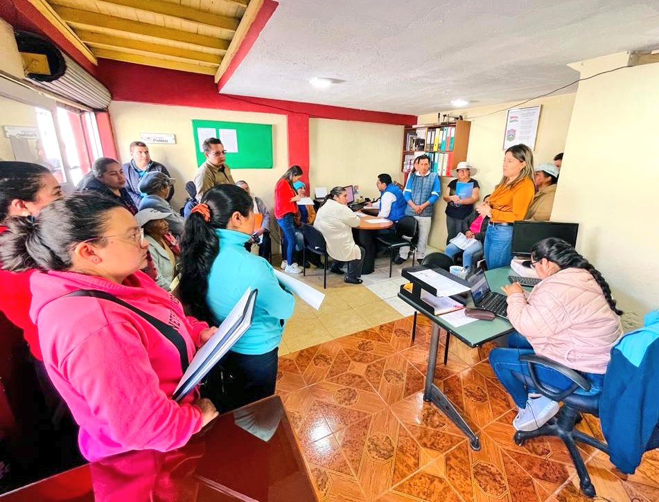 IEPS_Ec's tweet photo. ¡Fomentamos la reactivación de las #UEPS!

Nuestra Dir.  Zonal 3 Paulina Tamayo recorrieron los 9 cantones de la provincia de #Tungurahua socializando e inscribiendo a propietarios de tiendas en el proyecto #MiTiendaDelBarrio.

#NuestroTrabajoContinúa 
#ImpulsoProductivoEPS https://t.co/Qb7pWINycH