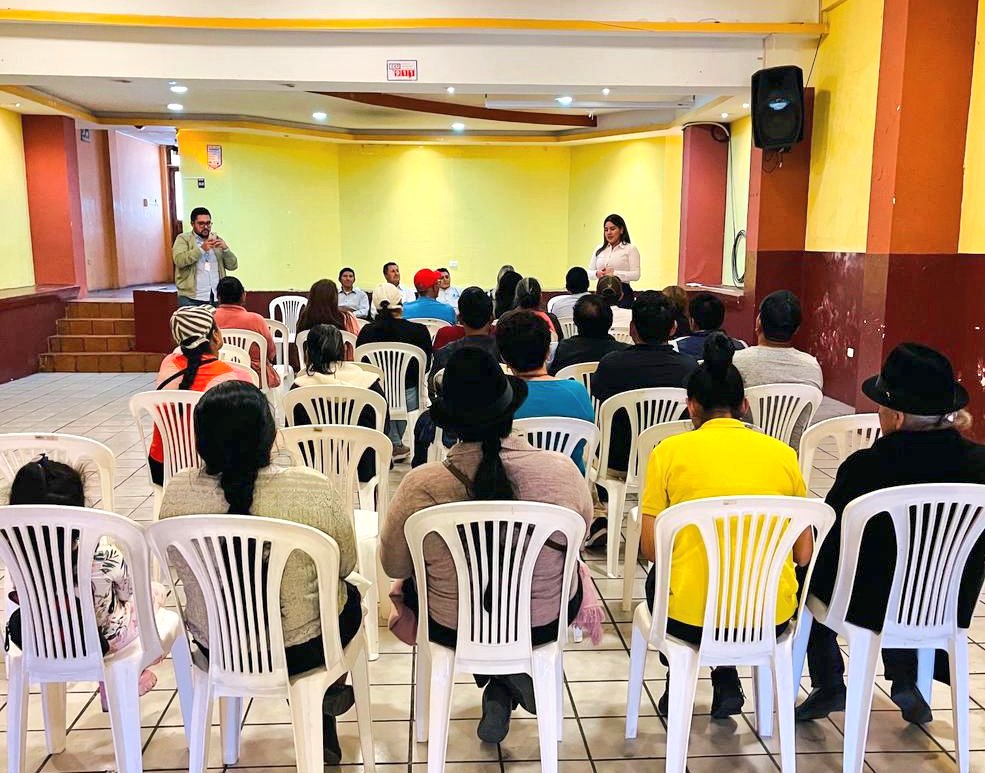 IEPS_Ec's tweet photo. ¡Fomentamos la reactivación de las #UEPS!

Nuestra Dir.  Zonal 3 Paulina Tamayo recorrieron los 9 cantones de la provincia de #Tungurahua socializando e inscribiendo a propietarios de tiendas en el proyecto #MiTiendaDelBarrio.

#NuestroTrabajoContinúa 
#ImpulsoProductivoEPS https://t.co/Qb7pWINycH