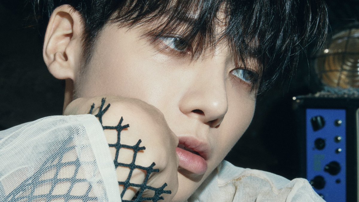 ً (@tyunseyes) on Twitter photo 