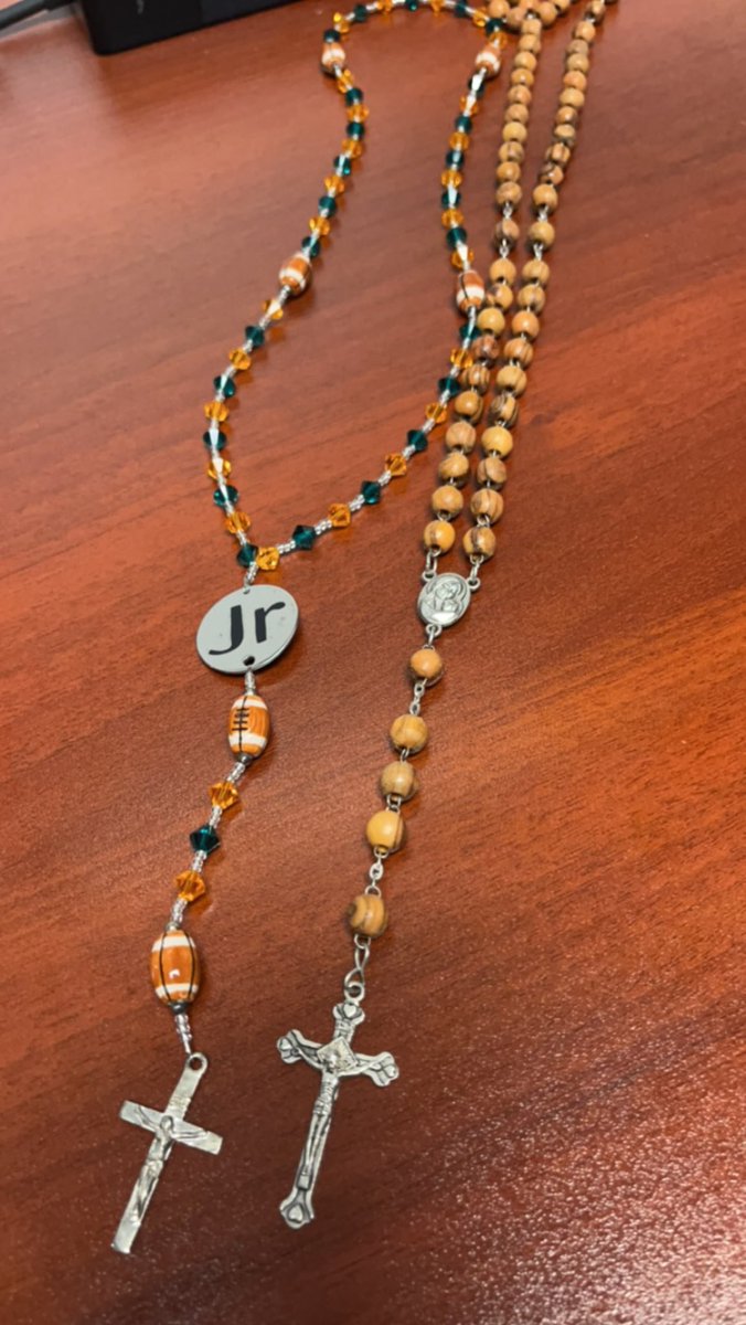 These rosary’s 📿 are with me at all times in my coaching bag! Today I ask God to use his healing hands for all those out battling cancer! I’m fortunate to be alive and I owe it all to God! If you know someone with cancer reach out to them and check in on them!#Cancer👎🏽