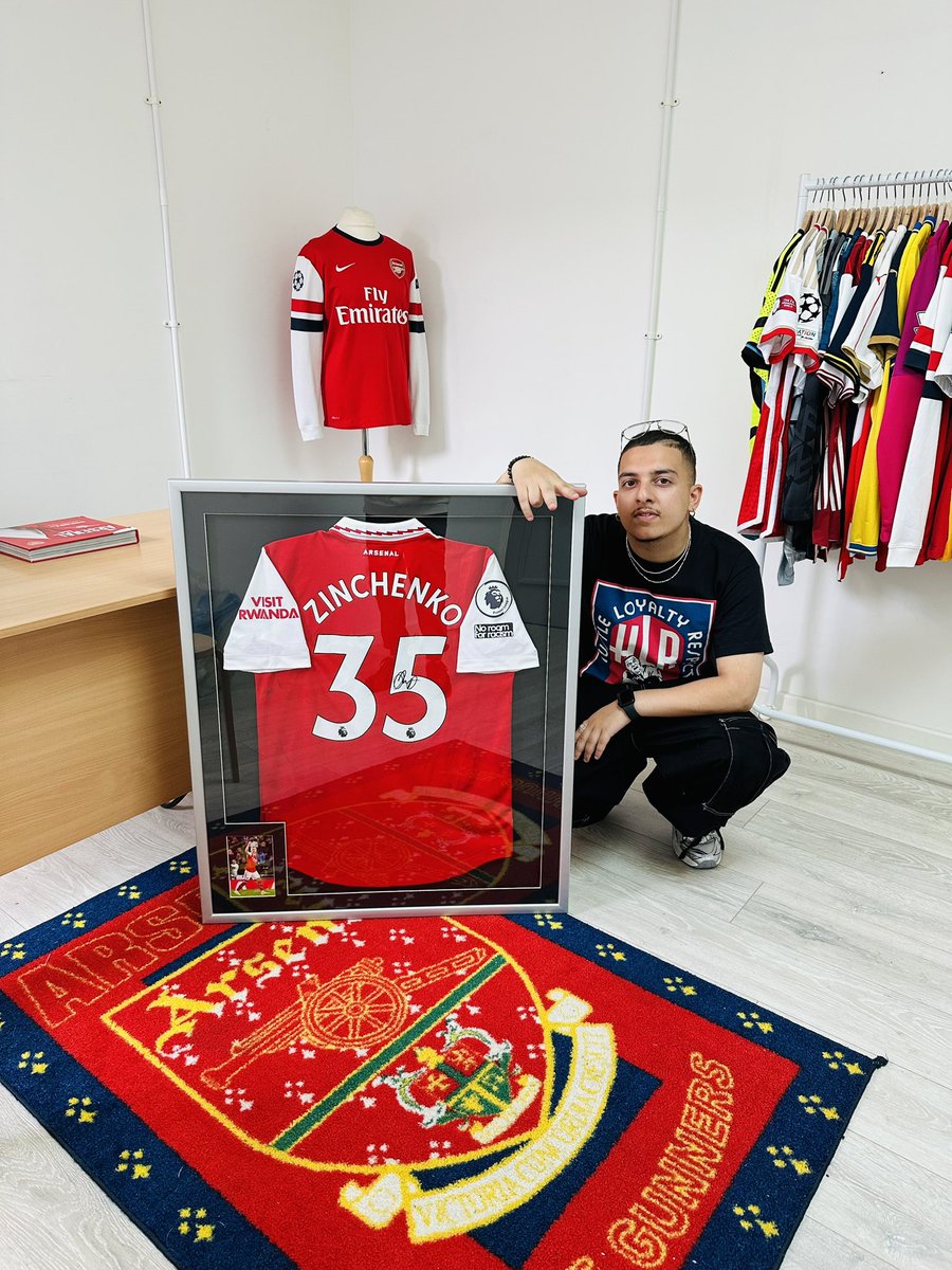 rockynico's tweet photo. Great day at the office! It’s all coming along well with a new mantle piece 

Zinchenko’s Match Worn shirt v Tottenham where we won 2-0 at WHL last season. That he signed for me🤩

Wouldn’t be possible w/o @simaojoao19 who sent frame from 🇩🇪 as the company doesn’t ship to UK🤩 https://t.co/BDAnZ35yF1