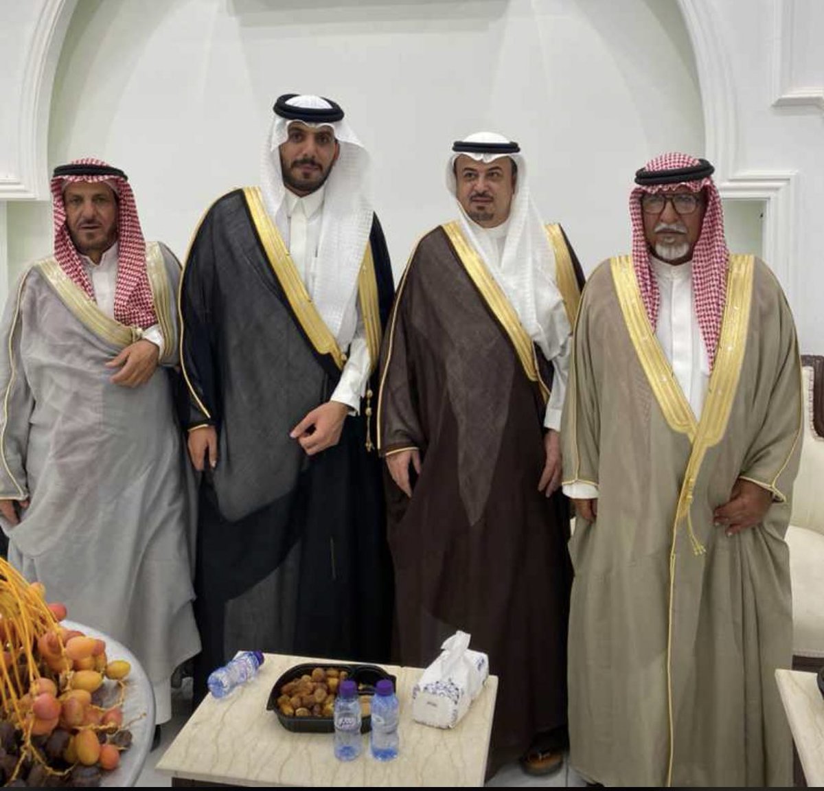 sk__special's tweet photo. تهنئة |

احتفل مساء الأمس ابناء الشيخ / 
سالم بن فريح الهربيد - رحمه الله - 
بزواج أخيهم ( علي ) ،
اللهم بارك لهما وبارك عليهما
واجمع بينهما بخير . https://t.co/bQwGAaav4y