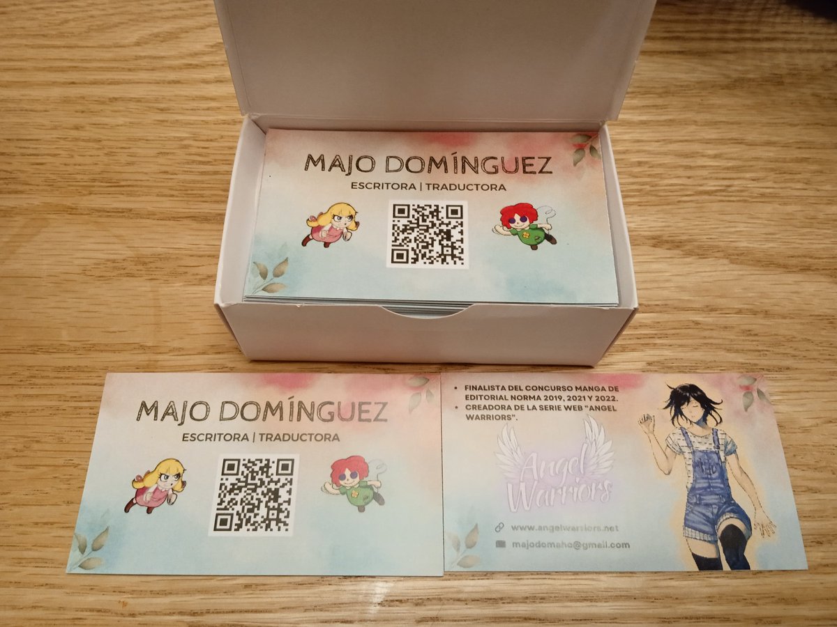 Tengo mis tarjetas de presentación. 🤩
Ahora podré irlas dejando sin que me las pidan a quien se me ponga en frente. 🤭