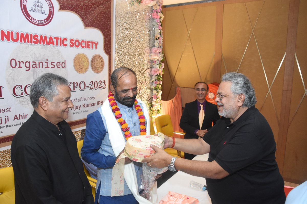 ahir_hansraj's tweet photo. Inaugurated the book "Corpus of Mughal Coins of India Vol. 1" by Nilesh Gada and Dr. Dilip Rajgor, featuring a Foreword by Governor of Maharashtra Shri Ramesh Bais Ji, during the Awadh Coin Expo 2023 in Lucknow. 

At the event, Dr. Dilip Rajgor and Shri Kishore Jhunjhunwalla received Lifetime Achievement Awards, with the presence of dignitaries including Shri Vijay Kumar IPS and others.

@narendramodi @PMOIndia @AmitShah @HMOIndia @blsanthosh @maha_governor