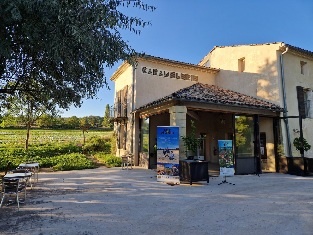 Prefet04's tweet photo. 🍬👩🍳 Marc CHAPPUIS @Prefet04 a Inauguré La Caramélerie à Mane avec le groupe Territoire de Provence, le maire de Mane, et la présidente du CD04.
Un nouveau lieu gourmand qui met en valeur une fabrication totalement artisanale, de caramels à l'huile d'olive.
#Mane #ActForPlanet https://t.co/1Ekd1qEBXH