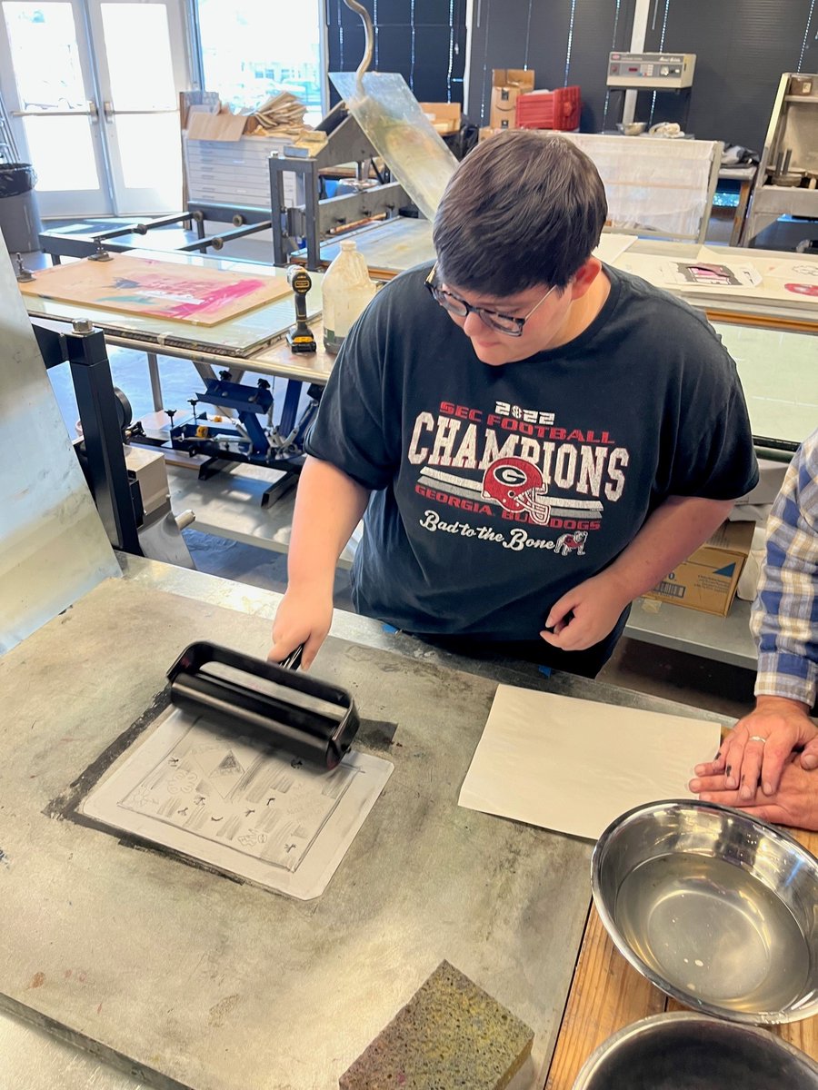 MGAstateU's tweet photo. #MGA Material Culture Studies students participated in a workshop on the lithographic process taught by @GeorgiaCollege Professor of Art Bill Fisher. Students even took home their own class-created lithograph! 🖨️ https://t.co/MDuN0rqLw2