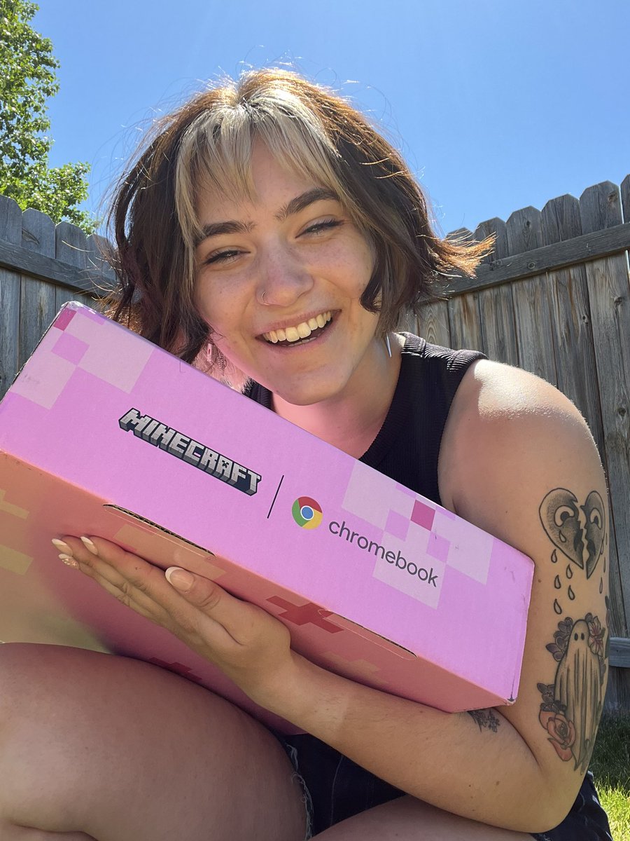 katiegeecakes's tweet photo. As new updates release the world of Minecraft grows in game- and across platforms as well! Explore Trails &amp; Tales across multiple devices now including Chrome! 

Adventure awaits! Join the fun and download Minecraft on Chrome today! 😊
#MinecraftCLP #Chromebook @Minecraft https://t.co/eHZHlWQiyE