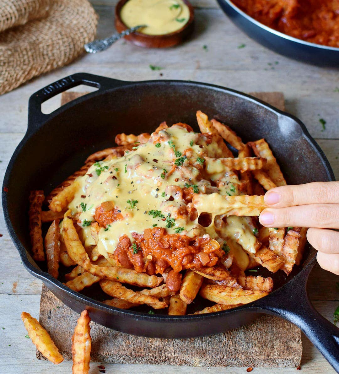 Who else is in the mood for Vegan Chili Cheese Fries? 😍🍟
📌 Recipe: elavegan.com/vegan-chili-ch…
#Elavegan
#veganrecipe
#glutenfree
#veganchilifries