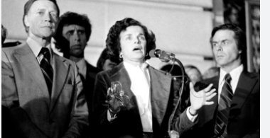 TheLaughMakers's tweet photo. EVERY SAN FRANCISCAN ALIVE AT THE TIME BEST REMEMBER MAYOR #DIANNEFEINSTEIN ANNOUNCING THE DEATH OF SUPERVISORS #JOHNMOSCONE AND #HARVEYMILK, SHOT BY EX-FIREMAN #DANWHITE, RESPONSIBLE FOR THE INFAMOUS "TWINKIE DEFENSE." https://t.co/YfmgwtOkeD