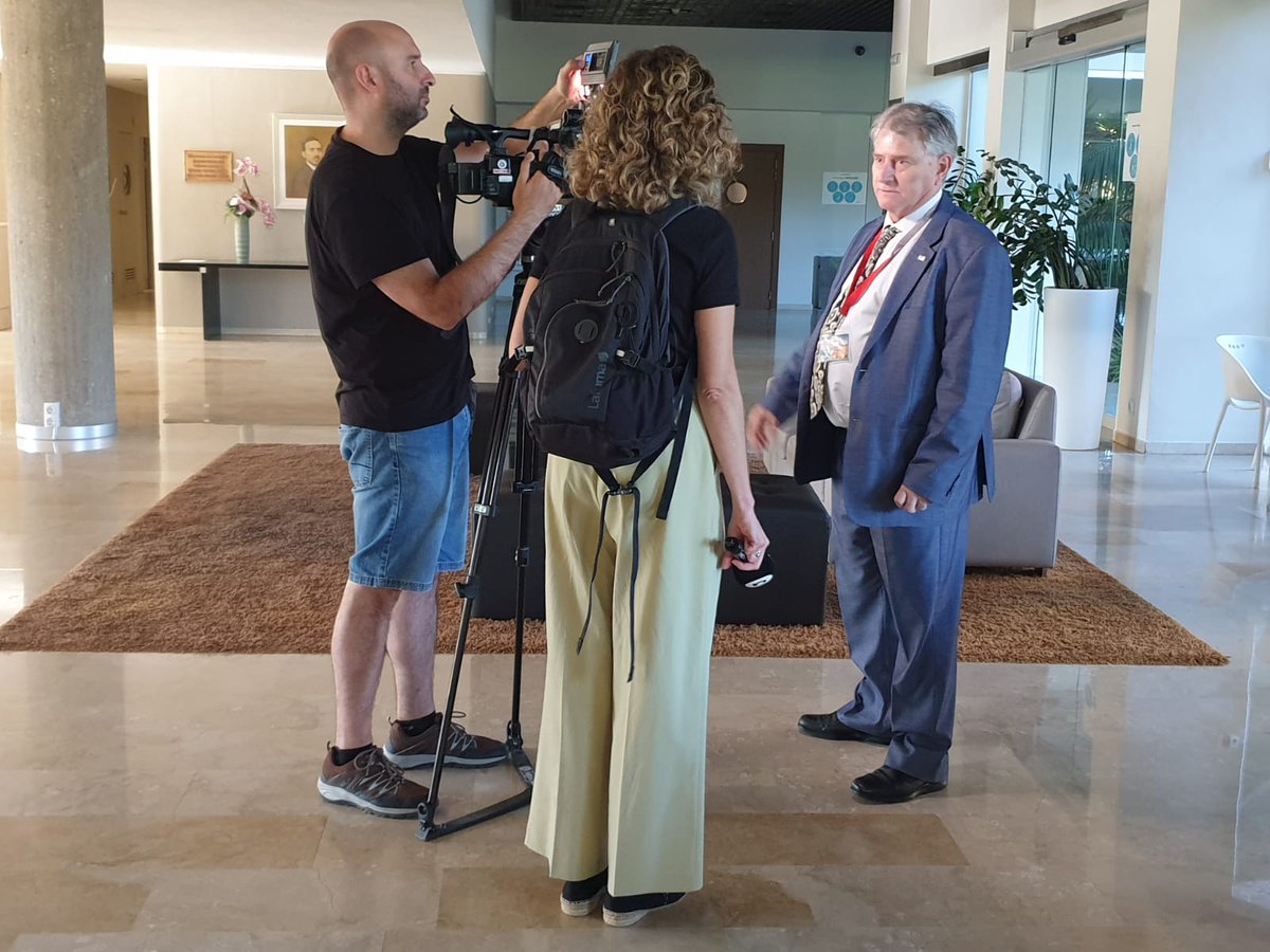 fejarfederacion's tweet photo. Con la mesa inaugural formada por Marta Navarro del @PNSDgob , @AranaMikel de DGOJ (Video), @poncelorenzo1 de @GVAsanitat @MaximoEnrique4, Carmen Nacimiento, Mª Carmen Quintana y  @XerardoRodrguez se da por inaugurado oficialmente el 23⁰ Congreso Nacional de Fejar #Fejar https://t.co/AwY7Tg7Zj5