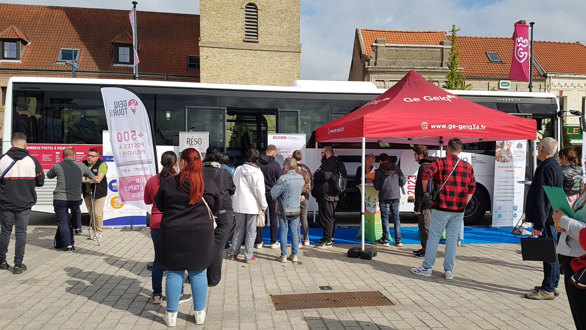 Un franc succès pour l'initiative régionale #geiqtour cet après-midi sur la place de #gravelines 🔝 #poleemploi a mobilisé et accompagné les candidats pour rencontrer les GEIQ présents ✔
@LafayeLaure <a href="/SebVanacker/">Sébastien VANACKER</a> @SophiePalisse