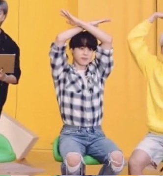 Healinghours7's tweet photo. Jimin your happy pill : a mimi thread https://t.co/TZeeNE1hk7