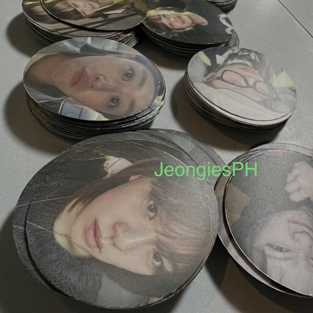 JeongiesPH's tweet photo. FOLDABLE FAN AND STICKER PREVIEWS💚

See you there!

🏷️ @JYPETWICE
#TWICE_5TH_WORLD_TOUR_BULACAN #TWICE_5TH_WORLD_TOUR  #READYTOBE_IN_BULACAN #TWICE #트와이스 #READYTOBE #freebiestwicebulacan #jeongyeon https://t.co/6YLbu91JRc