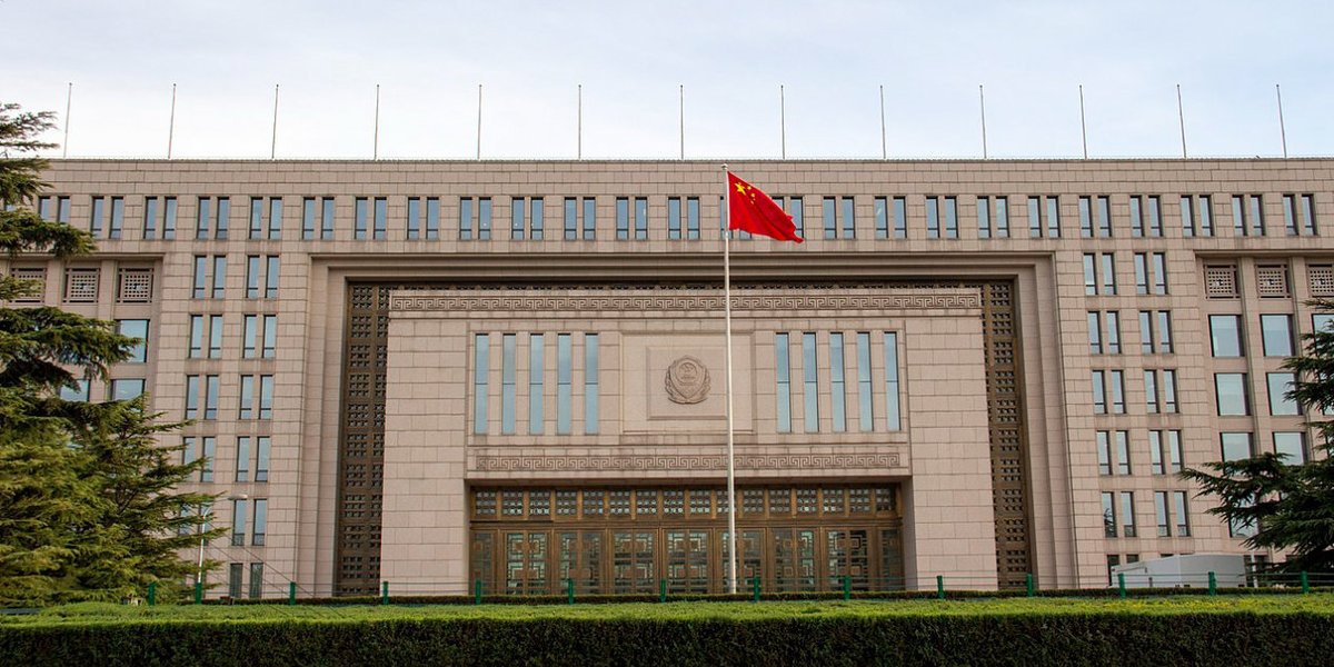 remocontro_it's tweet photo. Guerra di spie tra Cina e Occidente: ipertecnologia ed eterne bellezze femminili disponibili. L’ultimo brutto colpo dal Regno Unito. L’arresto di una presunta spia cinese nel governo britannico con domande su come l’occidente riesce e difendersi
https://t.co/V5Cd6PzYSh https://t.co/BylgeKyen5
