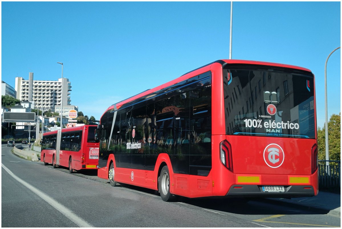 BlogBusurbano's tweet image. ‼️Aviso Exprés‼️Vie. 29/09‼️
Hoy tenemos al #BusEléctrico en la #Lín22, entre la Pza. de Pontevedra y el Pasaje.

No sabemos cuánto más tiempo dispondrá #Tranvías  de este #MAN #LionsCityE de @MANtruckandbus.

¿No habéis viajado aún? Es el #Bus331 en la app @BusCoruna (y otras).