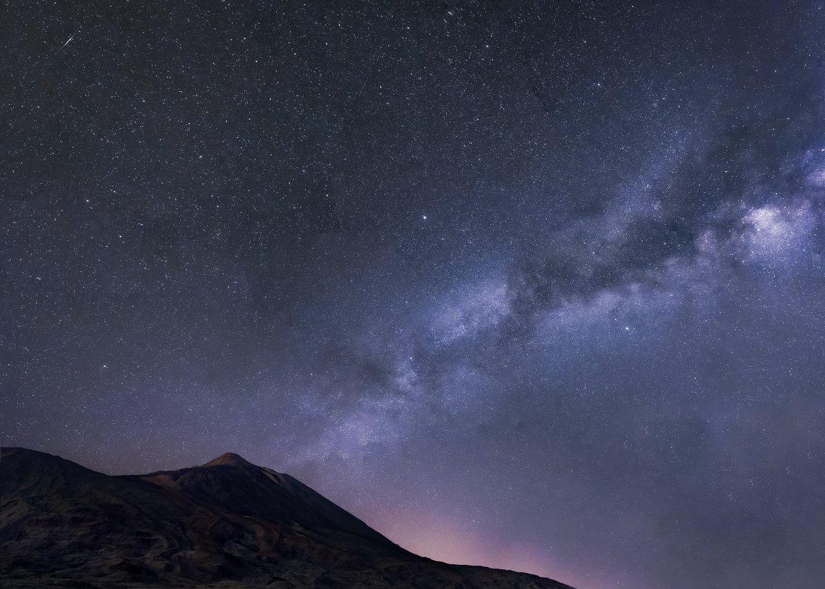 #vulcano #milkyway #nightphotography #universe #cosmos #stargazing #astrofotografia #astrophotography #singleexposure #nightsky #darkskytravels #backyardastrophotography #backyardastronomy #amateurastrophotography #canon #staradventurer #manfrotto #astrogeek