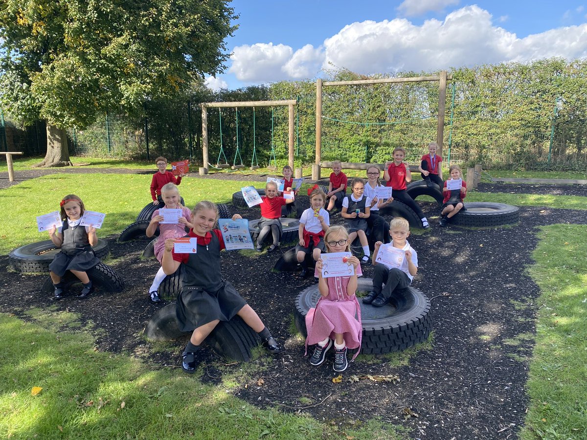 RanbyCE's tweet image. Sparkling in the sunshine 🌞 #sparklepower #friendstogether