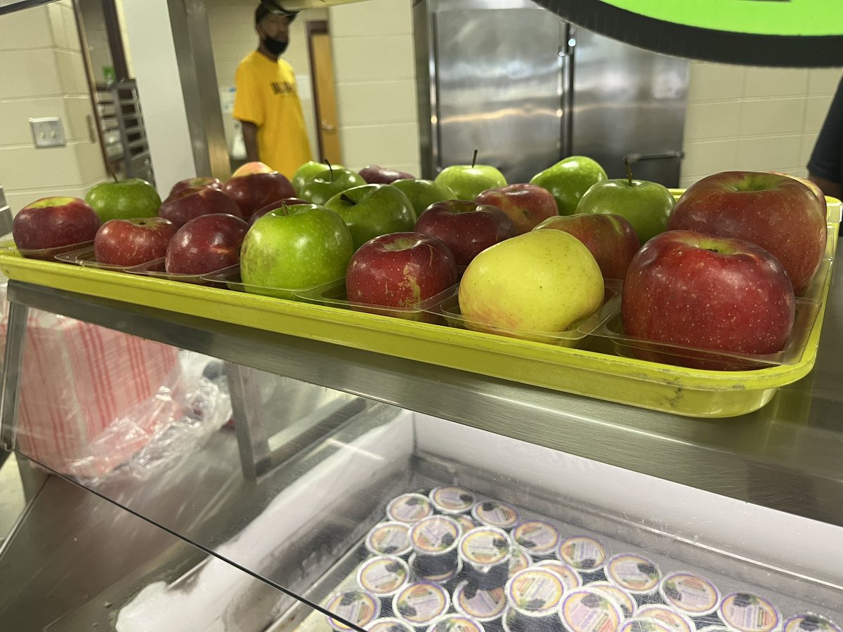 Students in Bibb celebrated Georgia’s Harvest of the Month, APPLES! They tasted various apples from Reece Orchards! #FuelingGA #GeorgiaGrown #TheCommonMarketSoutheast 
@eatrightbibb @bibbschools @commonmkt @bjreeceorchards <a href="/georgiadeptofed/">Georgia Department of Education</a> <a href="/GaDeptAg/">Georgia Department of Agriculture</a> @georgiangrown <a href="/GaDOENutrition/">Georgia School Nutrition Program</a>