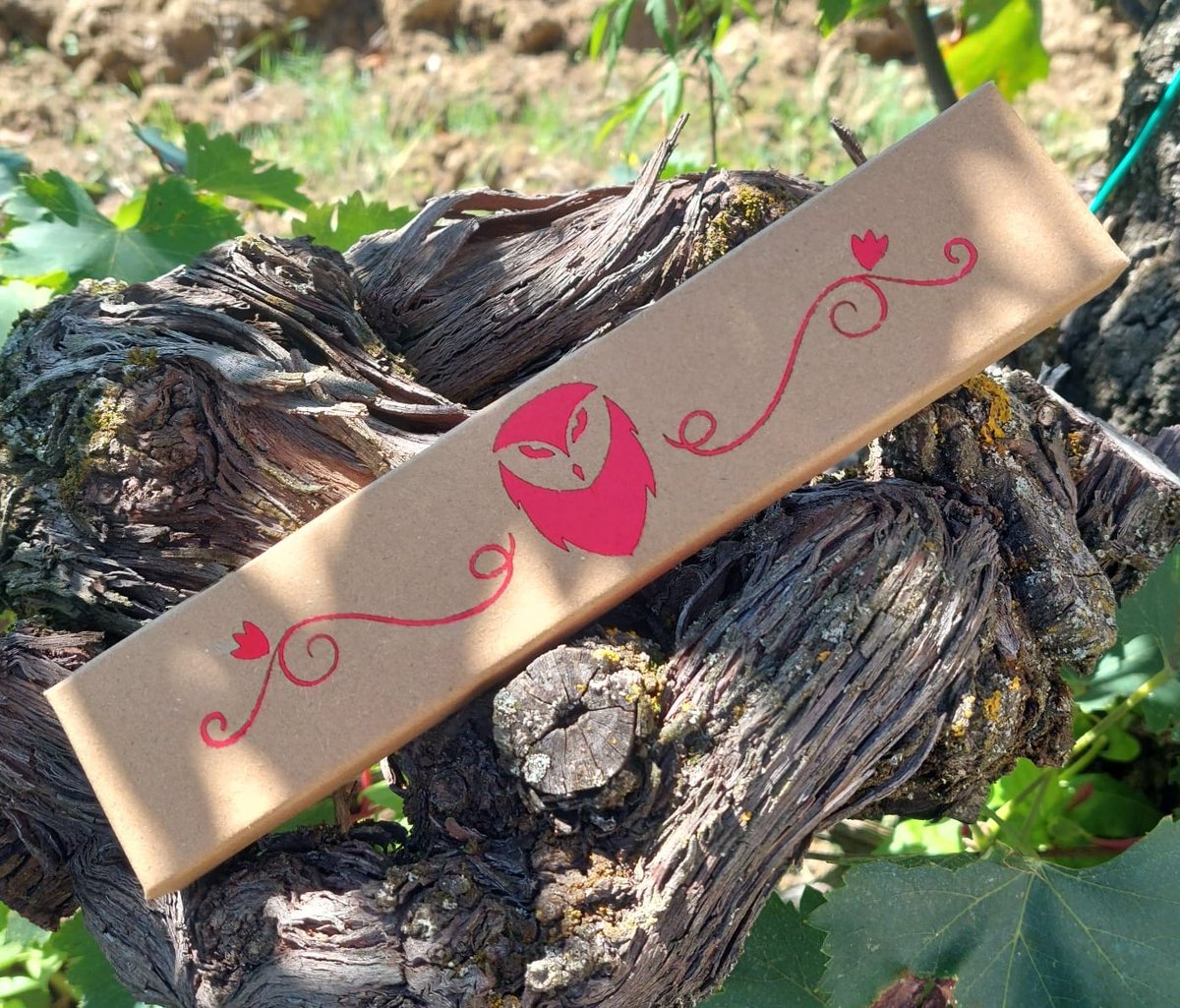 Psygnosis_TNBM's tweet image. Secondo set in effetto Mother Pearl (in foto rende poco) e inking in neon pink. Scatola definitiva con logo (che riprende il colore del set) e taglio laser degli slot per inserire i dadi. As usual tutto home made.

#dungeonsanddragons #dice #rpgdice