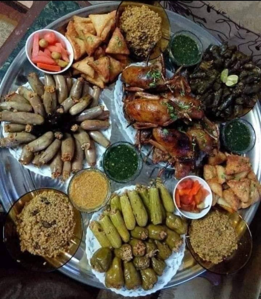 PIEPO_ELMASRY's tweet photo. أنا كموظف 😥😥😥
محتاج اللانش بوكس ده معايا كل يوم في الشغل علشان اعرف اشتغل ،،،، https://t.co/F2Uf7ZUqiA