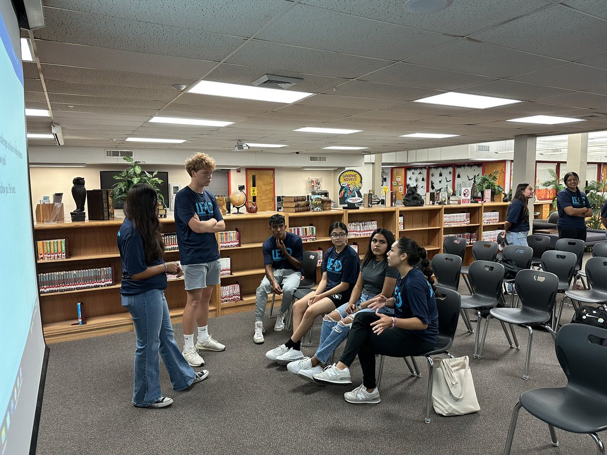 Great opportunity this morning to help <a href="/CoachBLedesma/">Edward “Bubba” Ledesma 🏈</a> lead our SALT (Student-Athlete Leadership Team) in our first meeting of the year. Thanks to @MackeySpeaks and <a href="/HCISD_Athletics/">Harlingen CISD Athletics</a> for helping shape the future leaders of our community! Let’s grow!! 💪🏼