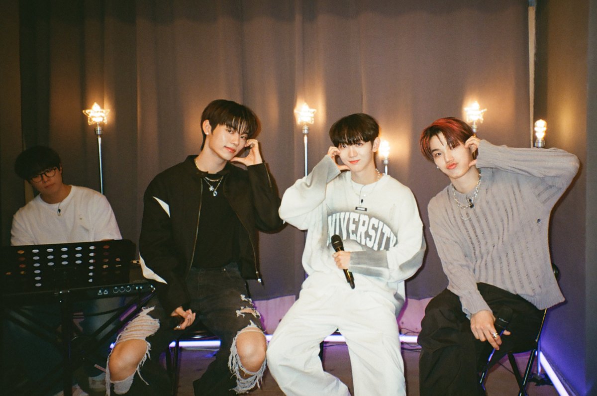 M2MPD's tweet photo. 필름카메라로 기록한 9월의 추억📸 10월에도 쭈욱 엠투와 함께해요❣ #9월의엠투 #M2film #별이빛나는방 #EVNNE #이븐 @EVNNE_official https://t.co/RVtyQKHyTx