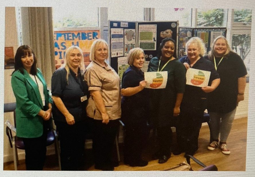 PaedsOPD's tweet photo. Well done team, our first transition hub evening was a success. A big thanks to all involved in making it happen. Empowering our CYP with long term health conditions to look after themselves and help them with the transition to adult care @DudleyGroupNHS https://t.co/F2wvPvTLEF