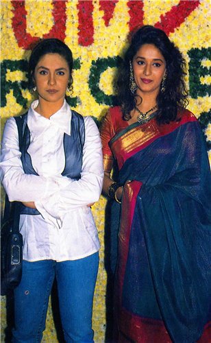Seeing these Pics for the first time.
With @TandonRaveena @MadhuriDixit #MadhuriDixit ❤️❤️ @PoojaB1972 I guess #PremDeewane Premiere