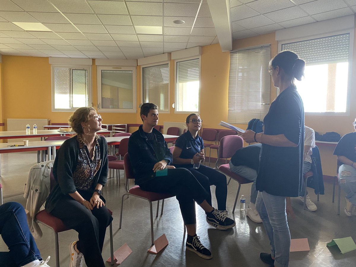 Dernier jour de formation Sentinelles et Référents pour prévenir et lutter ctre le #harcelement . 🙏aux élèves, parents, enseignants, Cpe et perdir engagés pour constituer la nvelle équipe #NAH #prevenir#intervenir <a href="/dsden16/">Dasen16</a> <a href="/acpoitiers/">Académie de Poitiers</a>