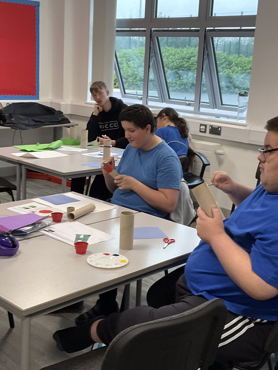 islwynsrb's tweet photo. ‘Excellence in Espionage’ led to a creative task for Taff this week as we designed and made our own binocular models using recycled materials. We also continued our studies into the senses when labelling the eye. #themedlearning #multipurposelearning https://t.co/YjJodDVRwE