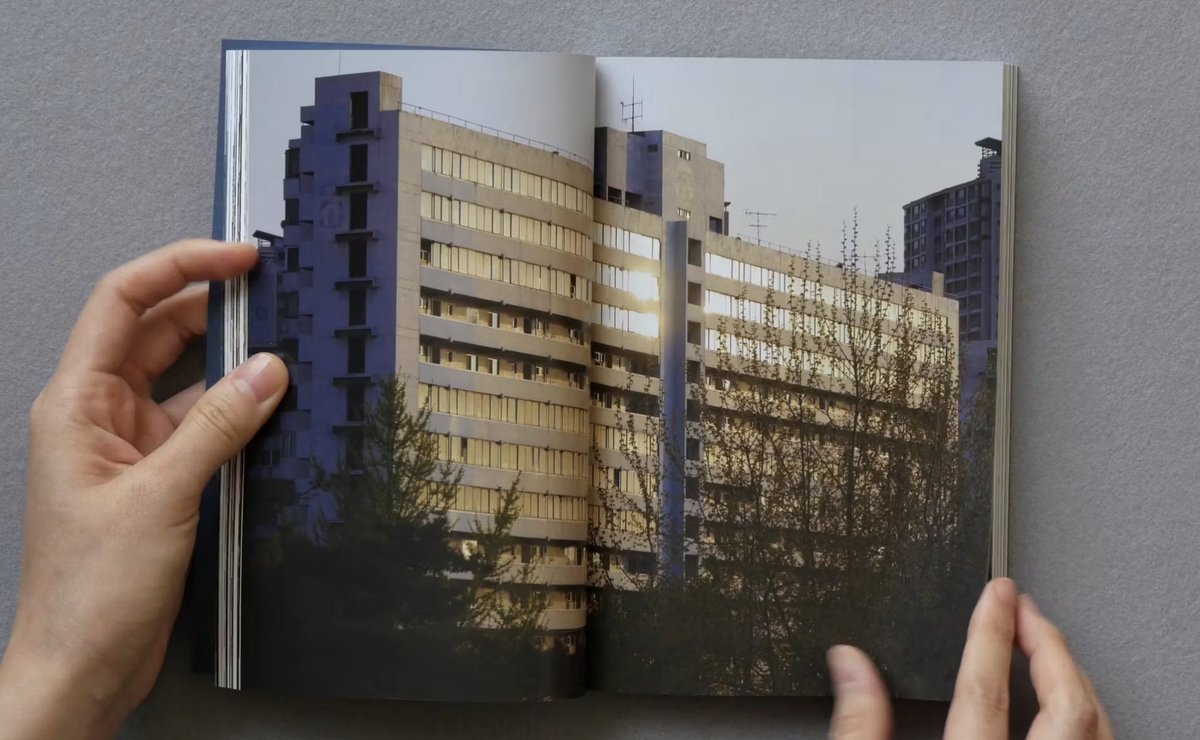 갑작스럽지만 여러분은 명절때 텅 빈 도시를 산책하는 것을 좋아하십니까...? 저는 좋아한다... 종종 찾아주시는, 2015년에 냈던 <산책론>을 PDF로 배포합니다.
lightonthewall.com/BOOK-PDF