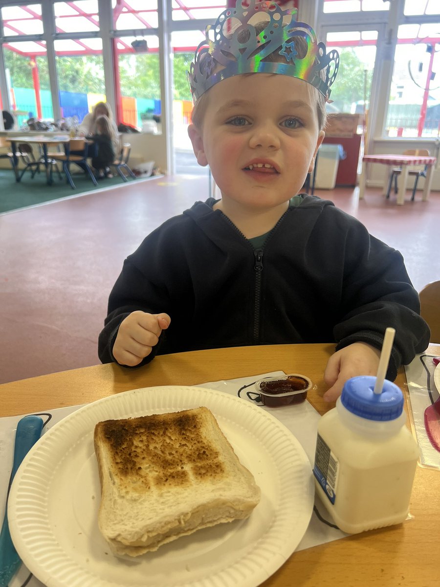 stmichaelswales's tweet photo. Using @numberblocks to help with our introduction to number this week in Nursery.
Then we met #KingOne of @ten_town and lay the table for breakfast making sure we only used ‘1’! We enjoyed our royal toast and jam with milk! 🍞🧈🍓 https://t.co/PEPYO3nV37