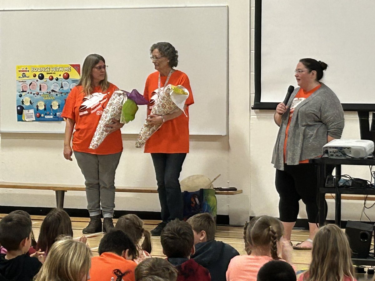 WpgBeachSchool's tweet photo. We have hearts full of gratitude for all of the love and care that Ms. D &amp; Ms. O have given to our WBS family for all of these years! Ms. O for almost 25 years and Ms. D for 15 years! Farewell, warmest wishes and all the love to you both as you begin new adventures! 🙏🥰🎉 https://t.co/byyD26J1xx