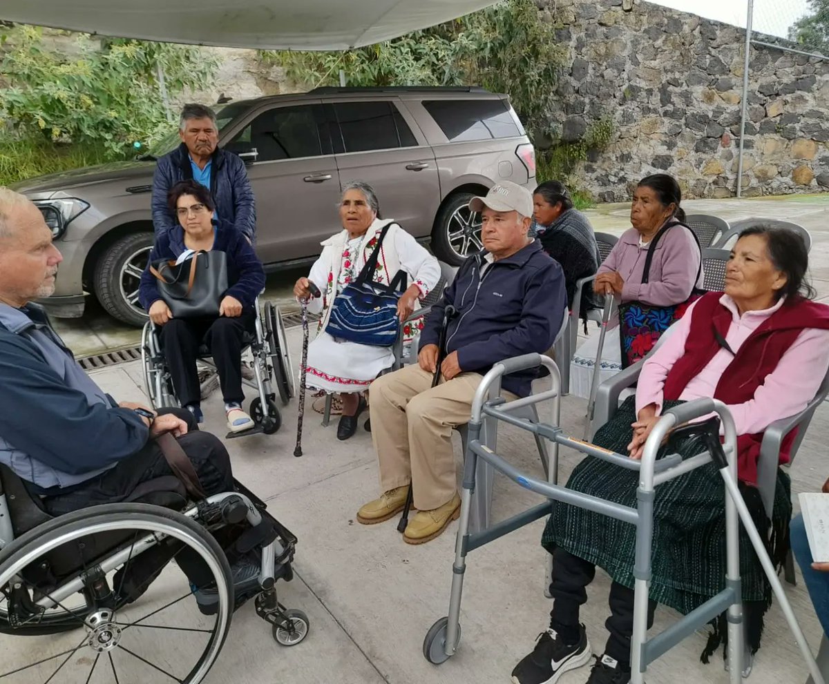 DIF_SanFelipe's tweet photo. 🦽🦼 🦯Seguimos gestionando apoyos; nuevamente recibimos el la asociación 𝙒𝙤𝙧𝙡𝙙 𝘼𝙘𝙘𝙚𝙨𝙨 𝙋𝙧𝙤𝙟𝙚𝙘𝙩 encabezada por Richard St. Denis nos ayudo a dotar de 𝙨𝙞𝙡𝙡𝙖𝙨 𝙙𝙚 𝙧𝙪𝙚𝙙𝙖𝙨, 𝙖𝙣𝙙𝙖𝙙𝙚𝙧𝙖𝙨 𝙮 𝙗𝙖𝙨𝙩𝙤𝙣𝙚𝙨 a vecinos. 
#JuntosPorTuFamilia https://t.co/iv1P99zb0A