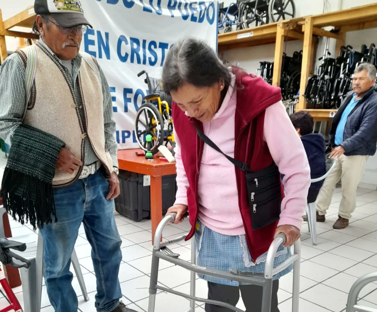 DIF_SanFelipe's tweet photo. 🦽🦼 🦯Seguimos gestionando apoyos; nuevamente recibimos el la asociación 𝙒𝙤𝙧𝙡𝙙 𝘼𝙘𝙘𝙚𝙨𝙨 𝙋𝙧𝙤𝙟𝙚𝙘𝙩 encabezada por Richard St. Denis nos ayudo a dotar de 𝙨𝙞𝙡𝙡𝙖𝙨 𝙙𝙚 𝙧𝙪𝙚𝙙𝙖𝙨, 𝙖𝙣𝙙𝙖𝙙𝙚𝙧𝙖𝙨 𝙮 𝙗𝙖𝙨𝙩𝙤𝙣𝙚𝙨 a vecinos. 
#JuntosPorTuFamilia https://t.co/iv1P99zb0A