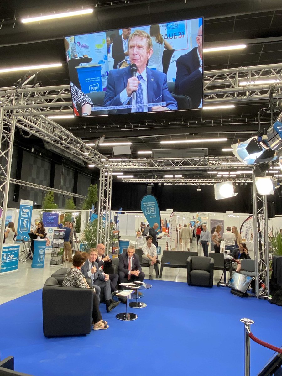 EuropeToulouse's tweet photo. Conférence-atelier «Accompagner vos territoires à la #TransitionEcologique»ouverte par @JacquesOberti,
Président #AMF31 avec @CherubinLaurent Conseiller régional
@Occitanie et @OLivrozet_CDC de la @BanqueDesTerr
Infos :
👉https://t.co/gCQEf7iotS
👉https://t.co/HBQJlFB0ej https://t.co/yUDWV4OCHq